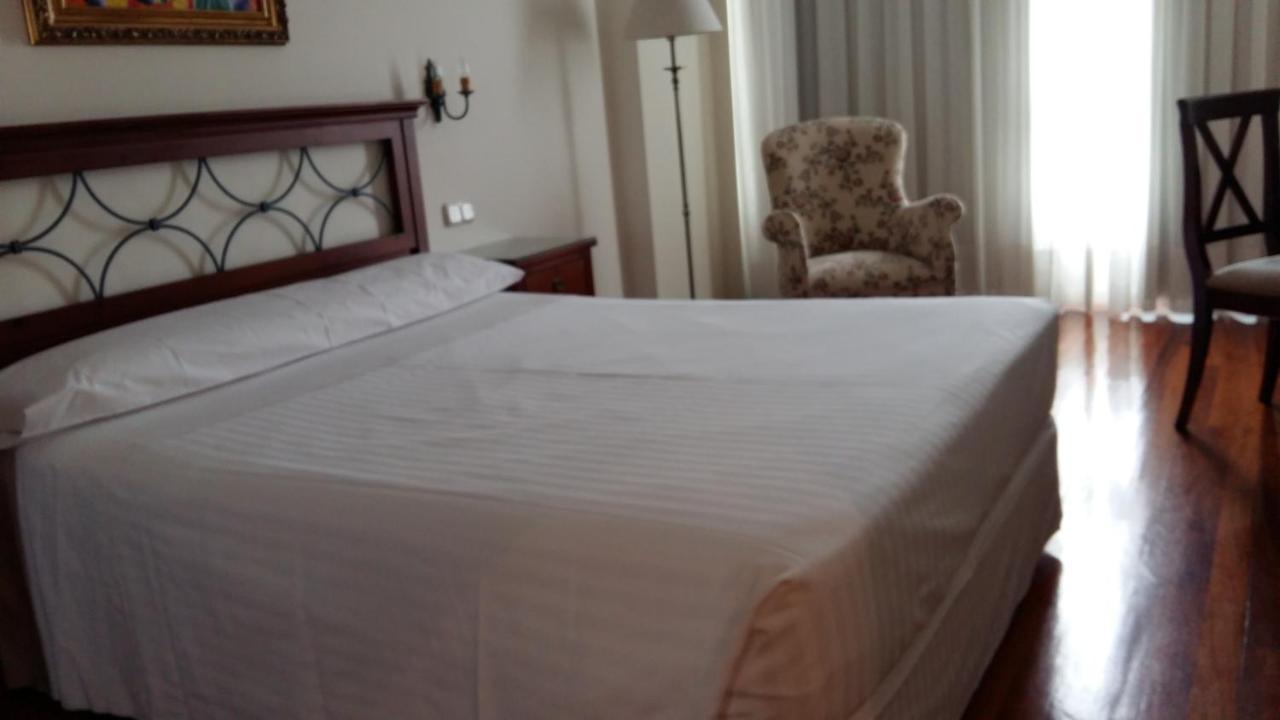 Apartamentos Maritimo Suites-Solo Adultos O Grove Exterior foto