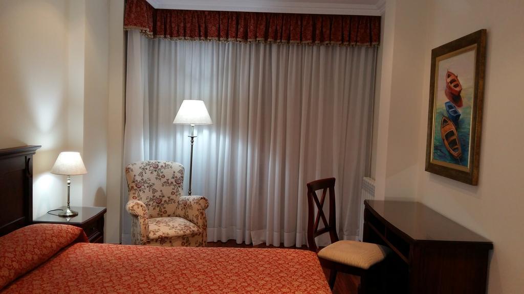 Apartamentos Maritimo Suites-Solo Adultos O Grove Exterior foto